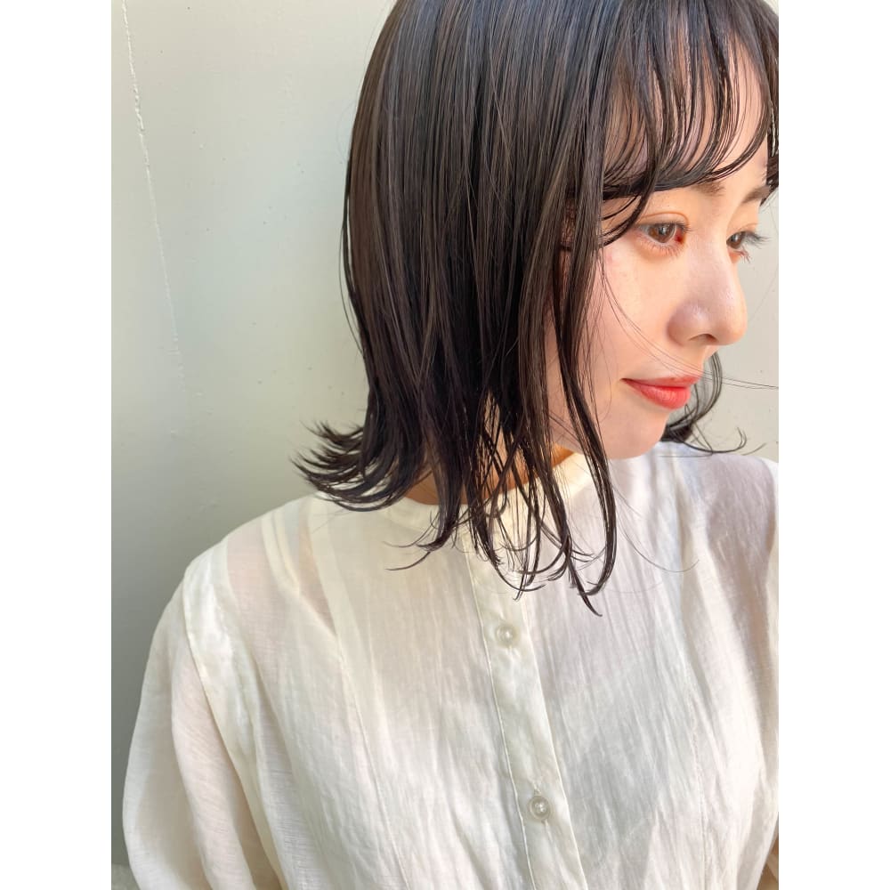 切りっぱなし ミディアム こっくりグレージュ Silo シロ のヘアスタイル 美容院 美容室を予約するなら楽天ビューティ