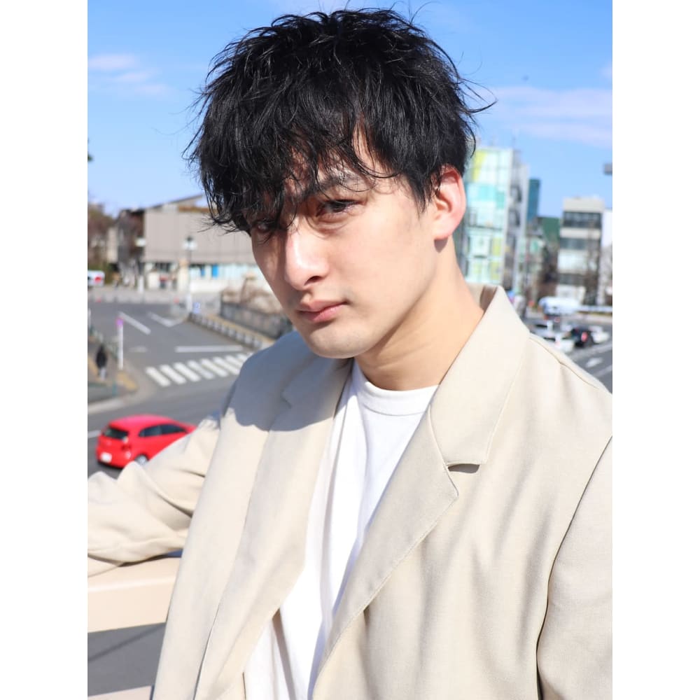 メンズナチュラルショートスパイラルパーマ マッシュ 韓国 Guzzle 原宿店 ガズル のヘアスタイル 美容院 美容室を予約するなら楽天ビューティ