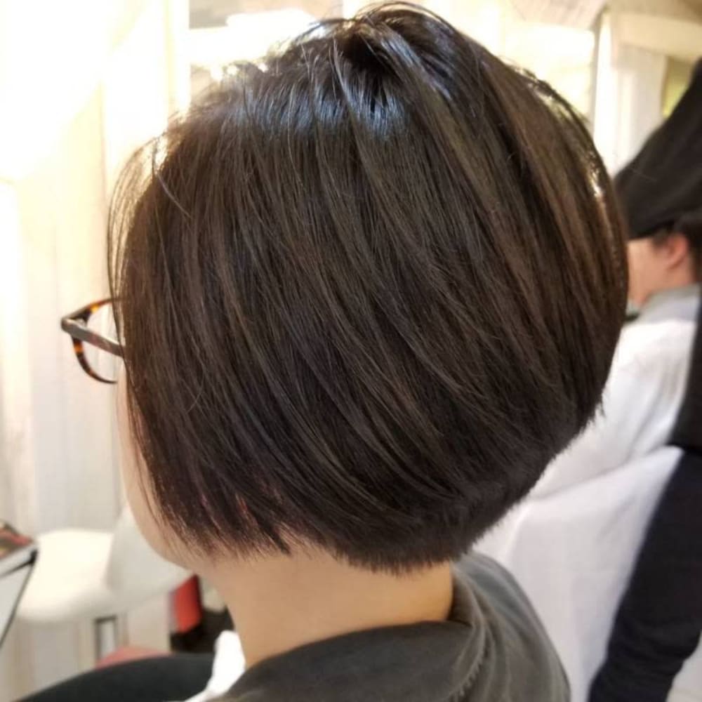 小顔 ウルフショート アッシュベージュ グラデーション Qualis 上福岡店 クオリスカミフクオカテン のヘアスタイル 美容院 美容室を予約するなら楽天ビューティ