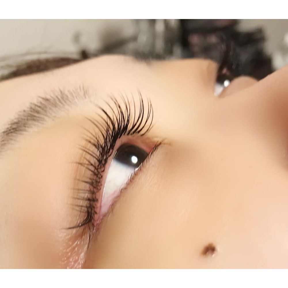 フラットマットラッシュ ｆａｖｏｒｉ Eyelashsalon 熊本新市街店 ファヴォリ アイラッシュサロン クマモトシンシガイテン のこだわり特集 ネイル まつげサロンを予約するなら楽天ビューティ