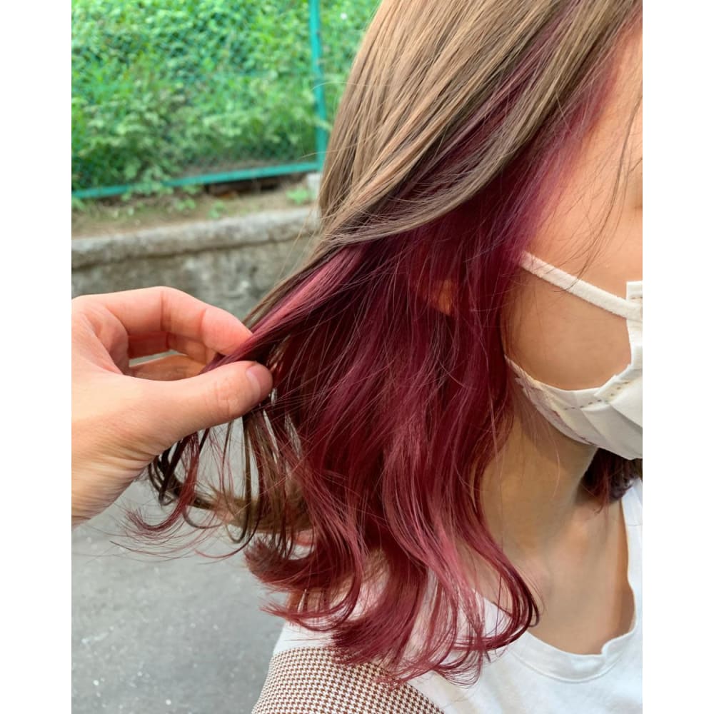 ピンクパープル グレージュ インナーカラー Act 表参道店 アクト オモテサンドウテン のヘアスタイル 美容院 美容室を予約するなら楽天ビューティ
