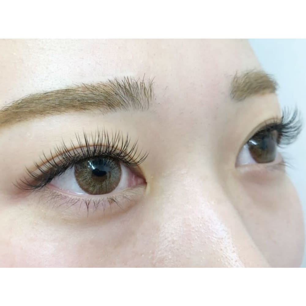 フラットマットラッシュ 軽くて その形状からモチ 濃さも エクステ派の熱い支持を集めるmenu ミニョンアイラッシュデザインサロン 香里園店 ミニョンアイラッシュデザインサロン コウリエンテン のこだわり特集 ネイル まつげサロンを予約するなら楽天ビューティ