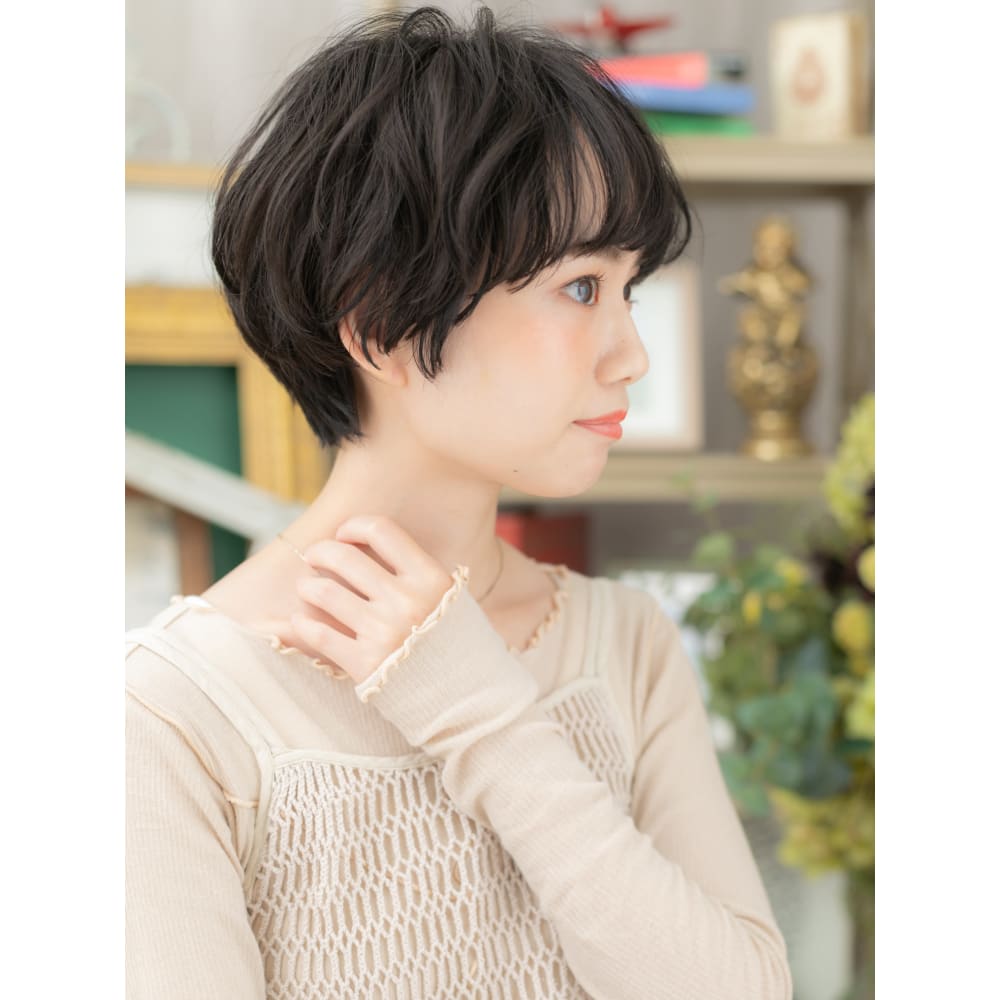 黒髪くすみカラーくせ毛風マッシュショート グレイアッシュ Cover Hair Bliss 北浦和西口店 髪質改善 縮毛矯正 ヘッドスパ カバー ヘアブリス キタウラワニシグチテン のヘアスタイル 美容院 美容室を予約するなら楽天ビューティ