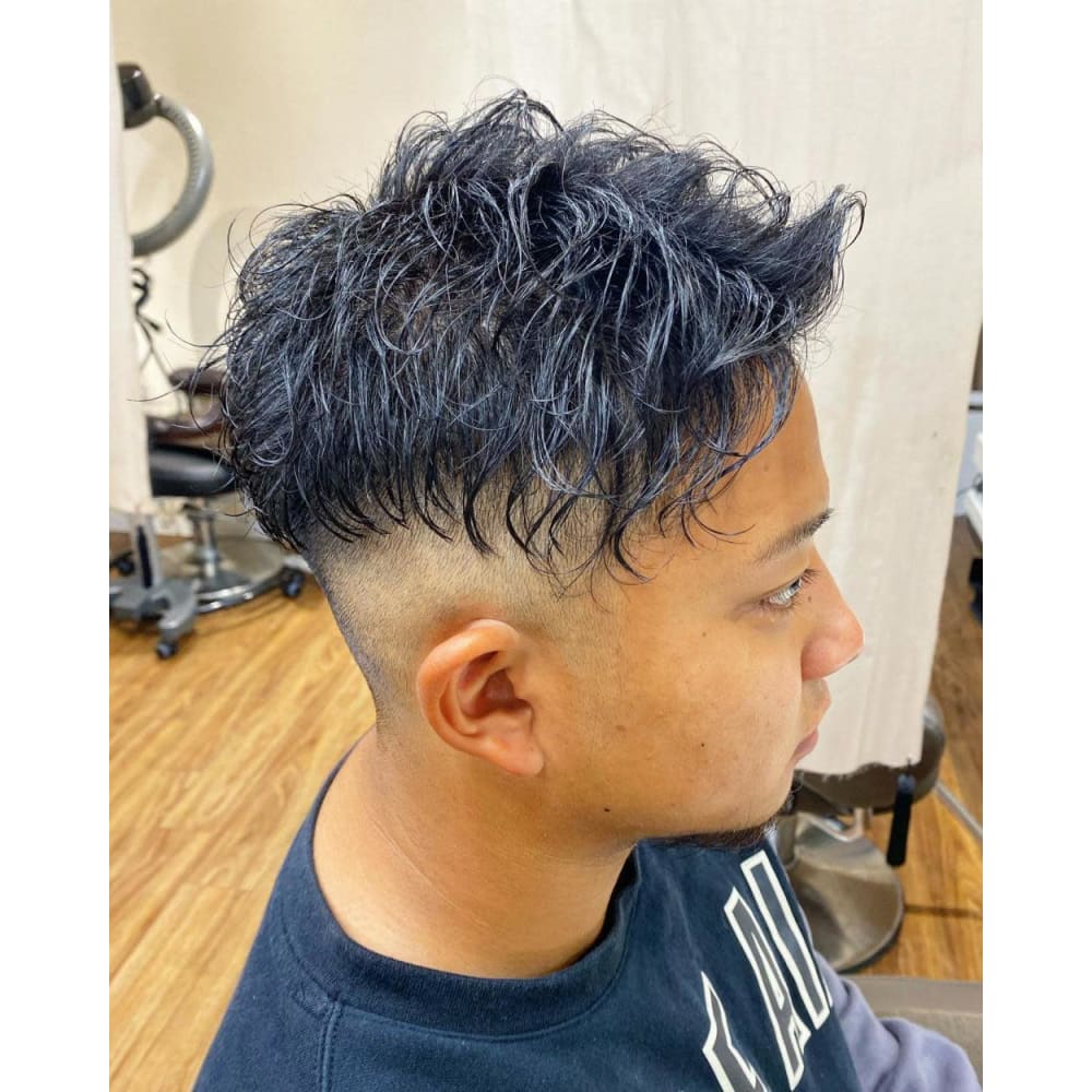 横浜メンズパーマツイストスパイラルフェードツーブロックヘア ｃｒｅａ能見台 クレアノウケンダイ のヘアスタイル 美容院 美容室を予約するなら楽天ビューティ