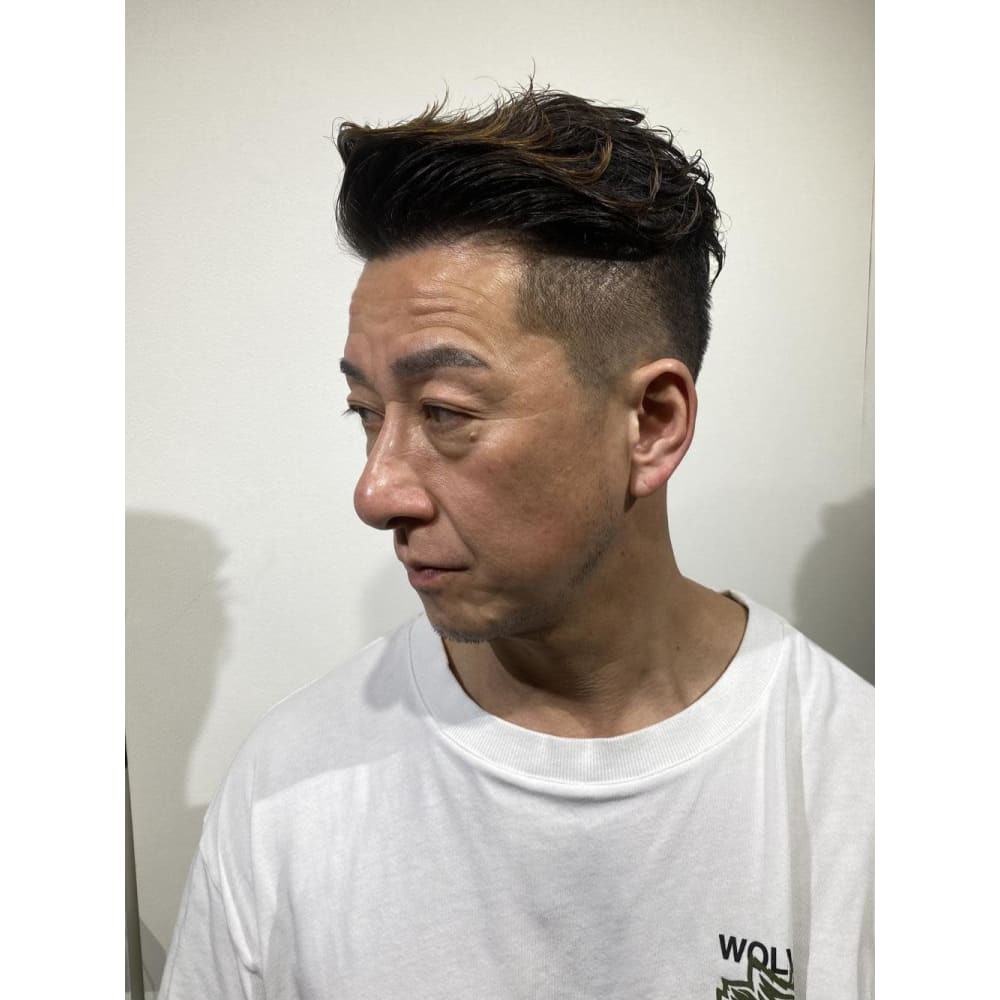 日本橋メンズ美容室 大人刈り上げ 外国人風 バーバースタイル ドルクス日本橋 ドルクス ニホンバシ のヘアスタイル 美容院 美容室を予約するなら楽天ビューティ