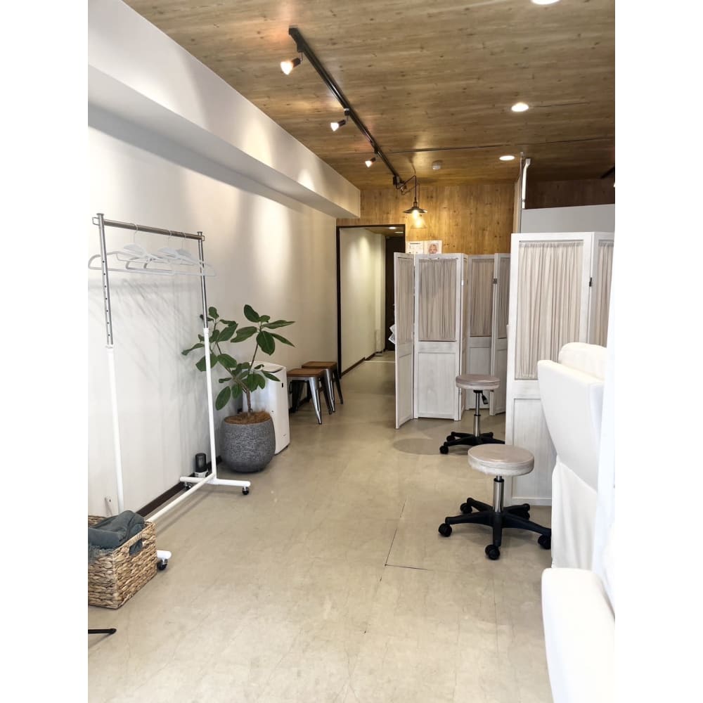 アイブロウサロン WHITE EYE 心斎橋 眉毛専門店 画像2