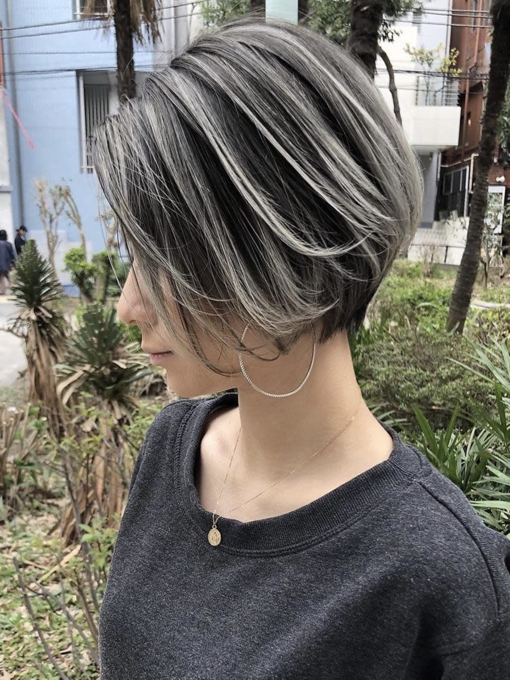 白髪ぼかしハイライトの髪型