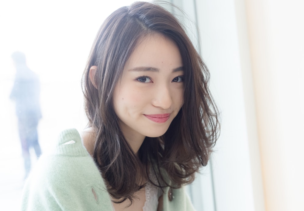 レイヤーカット×ミディアムヘア