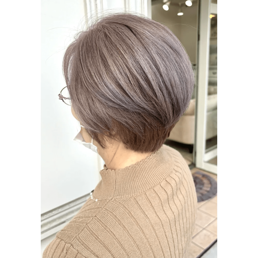 女性 ショートヘア