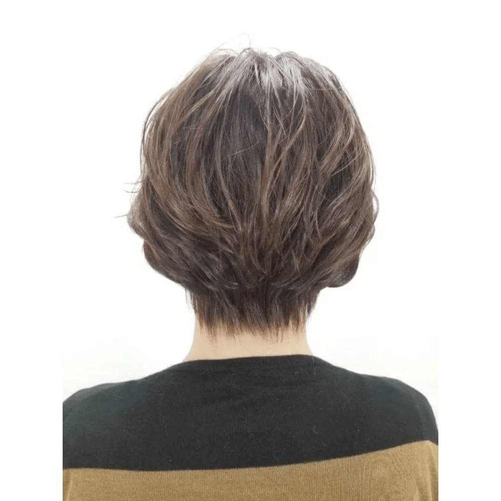 女性 後ろ姿