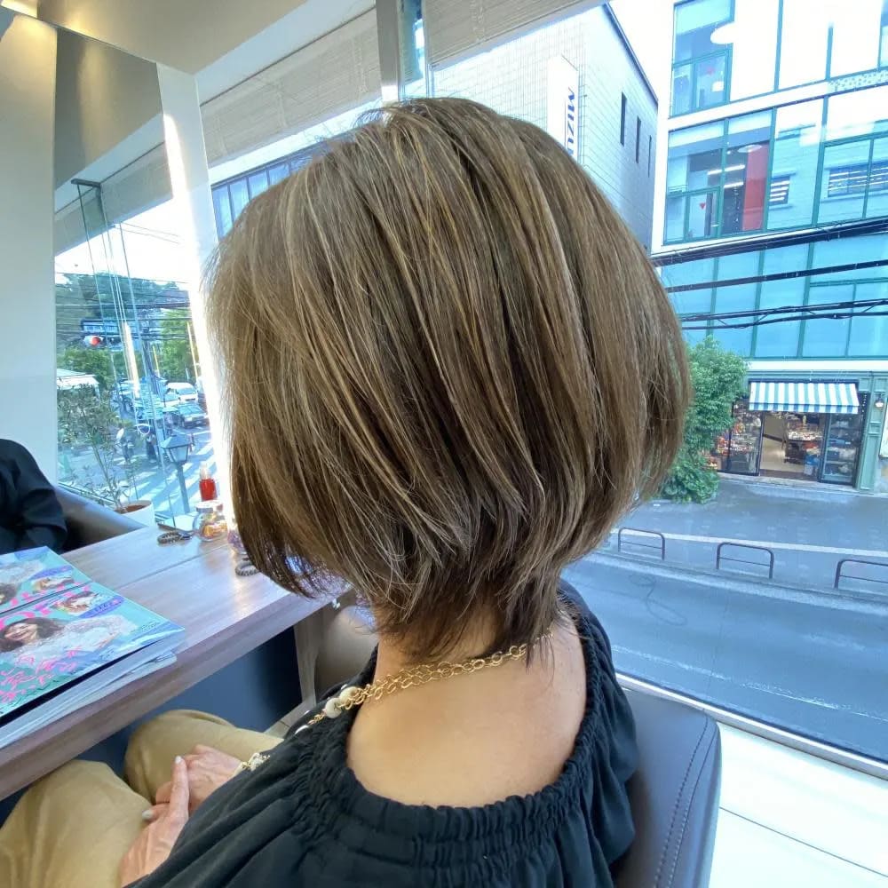 女性 ショートヘア