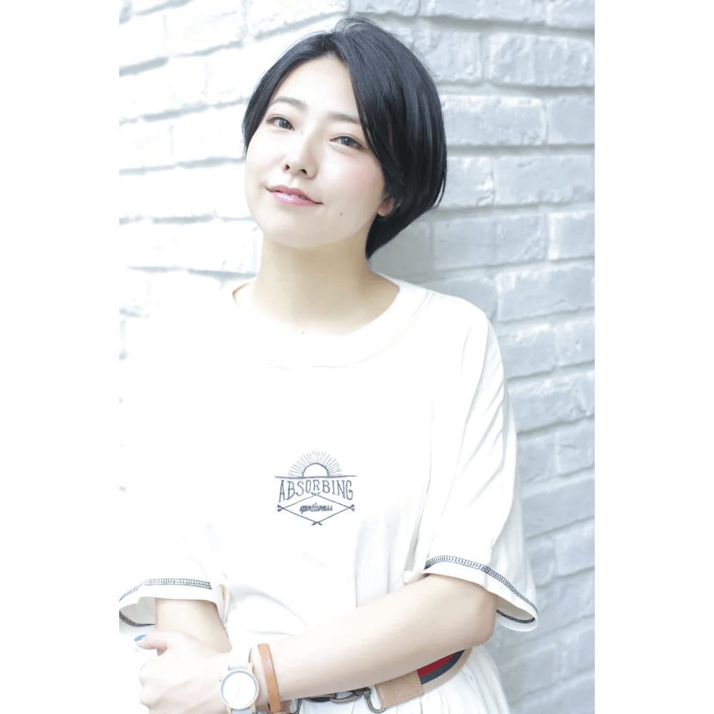 女性 シンプルショート