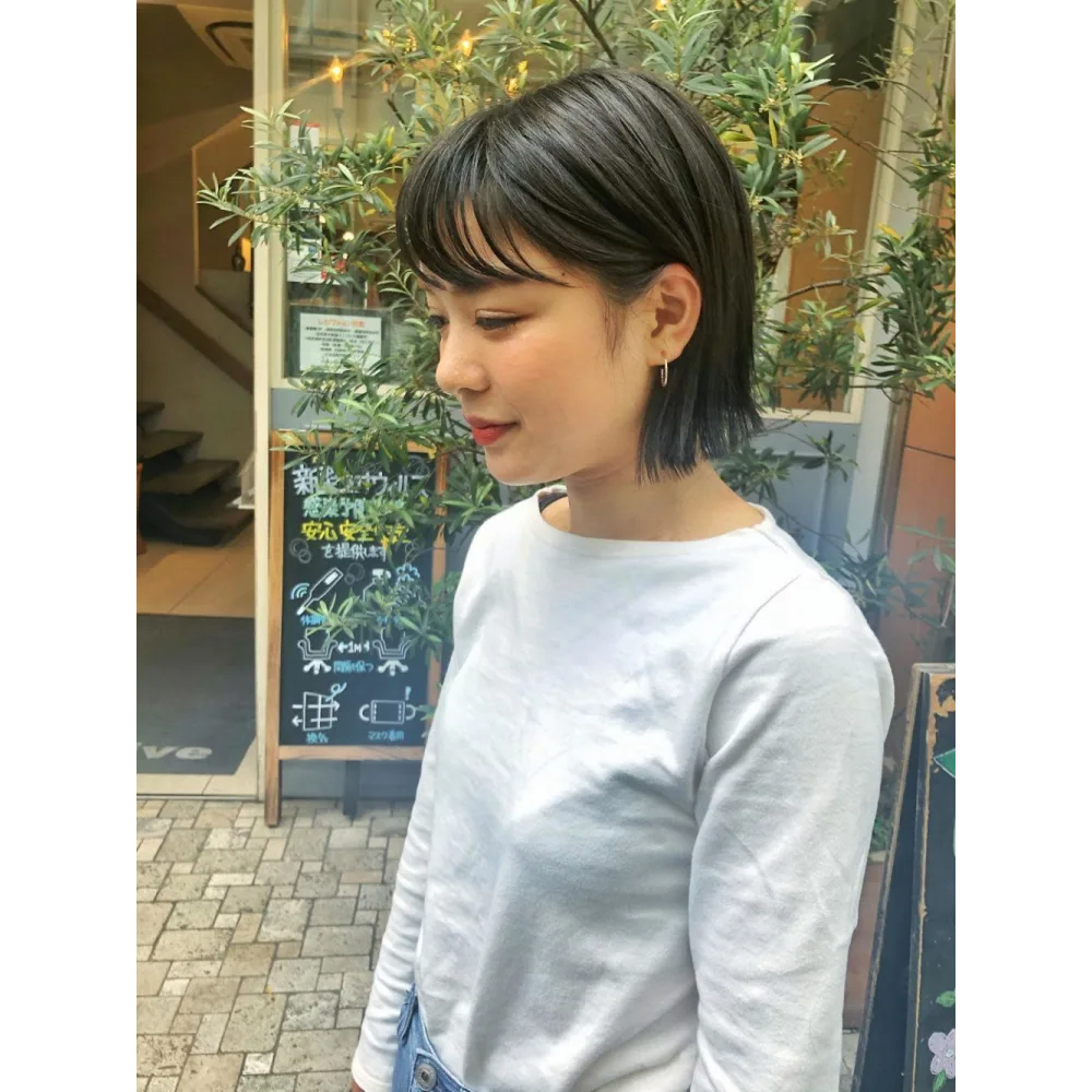 女性 前下がり