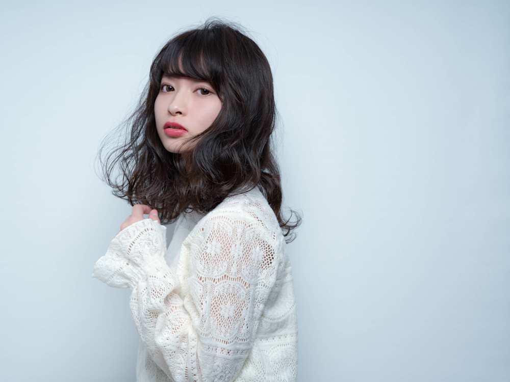 女性 顔周り