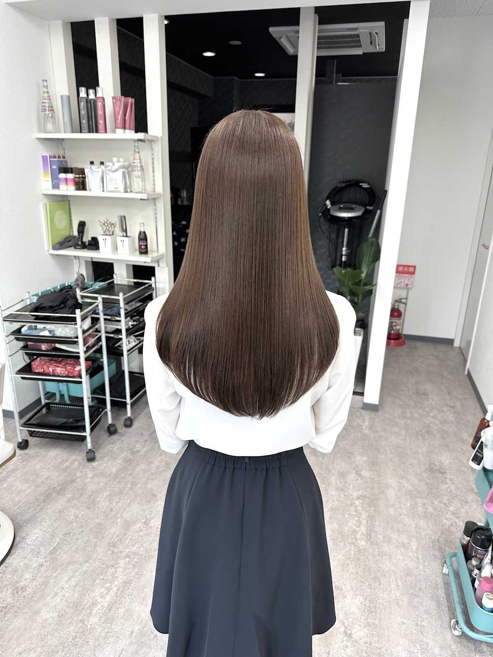 女性 後ろ