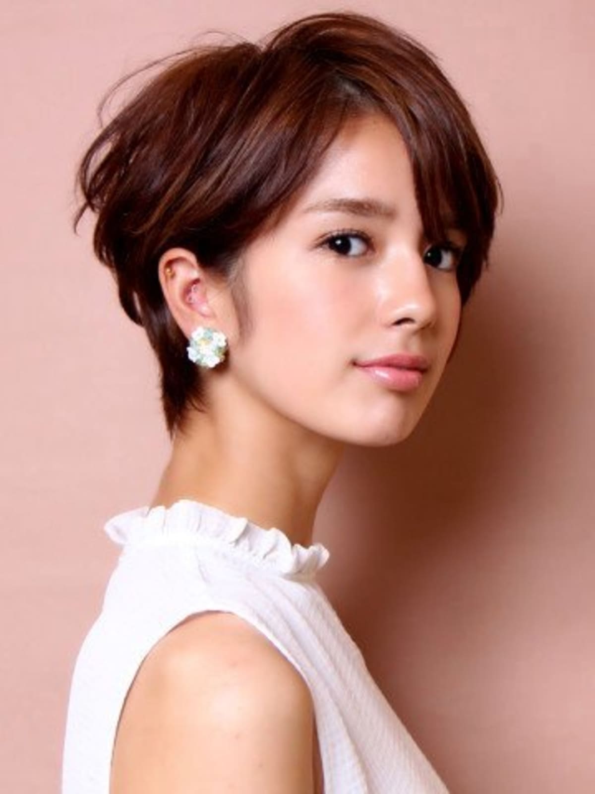 丸みを出した大人のショートヘア