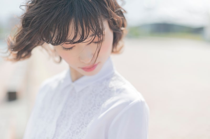 前髪パーマで抜け感アップ!くるくる・ふんわり感を出すスタイリング術などを紹介