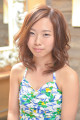 伸ばしかけのヘアーにエアリー感をプラス。 伸ばしかけのヘアーにエアリー感をプラス。