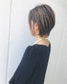 前下がりボブ。