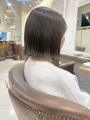 切りっぱなしボブ　オリーブベージュ【横浜】