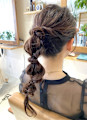 ROYロング編みおろしポニーテール・パーティーヘアアレンジ
