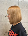 ブロンド切りっぱなしボブ