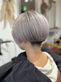シルバーカラー刈り上げショート