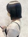 グリーンカラー　くすみカラー　艶髪ボブ　切りっぱなし