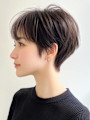 ショートボブ　前髪あり　30代40代　白髪ぼかしハイライト
