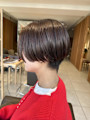 センターパートショートボブ