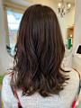 艶髪ダークブラウンひし形セミロングレイヤー上品ミックス巻き