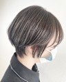 ショートボブ×オリーブグレージュ