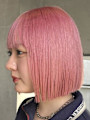 切りっぱなしボブ　ピンクベージュ ピンクカラー