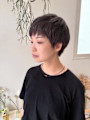 《花屋併設の美容院》グレージュ×ショート