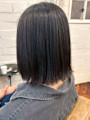 ブルーブラック ボブ ストレートヘア ハイライトカラー