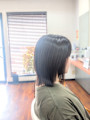 自然なストレートがとてもお似合いですね。 リリー美容室