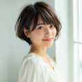 大人可愛いふんわりシルエットの軽やかショート