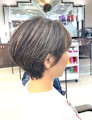 ショート　白髪ぼかしハイライト