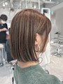 ハイライトたっぷりの無造作ボブ