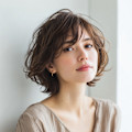 大人女性のふんわりショートボブ