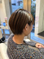 透明感ベージュ × まとまりショートボブ