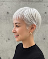 大人ショート　グレーヘア　ナチュラル