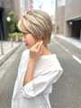 透明感ミルキーベージュ×縦長すっきりト大人ショートレイヤー
