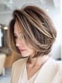 白髪ぼかしハイライト/くびれボブ/立体ショートボブ