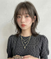 暗髪グレージュの透け感ウルフカット×顔周りレイヤー