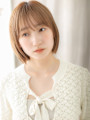 ミルクティーブロンド小顔シャギーカット丸みボブ10代20代