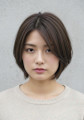 顔周りカットボブ、ワンホンレイヤー、スモーキーブラウン