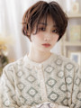 前髪パーマフェザーショート抜け感カジュアルミルクグレージュb