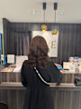 ロングじゃなくても叶う。セミロングの「韓国風コテ巻きパーマ」