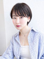 前髪あり耳掛けのショートヘアシースルーバング